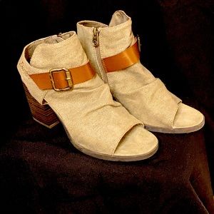 Size 8.5 Blowfish Malibu Open Toe/Heel Bootie